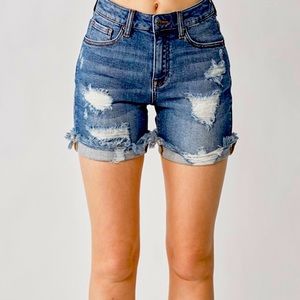 Denim distressed shorts 7 in